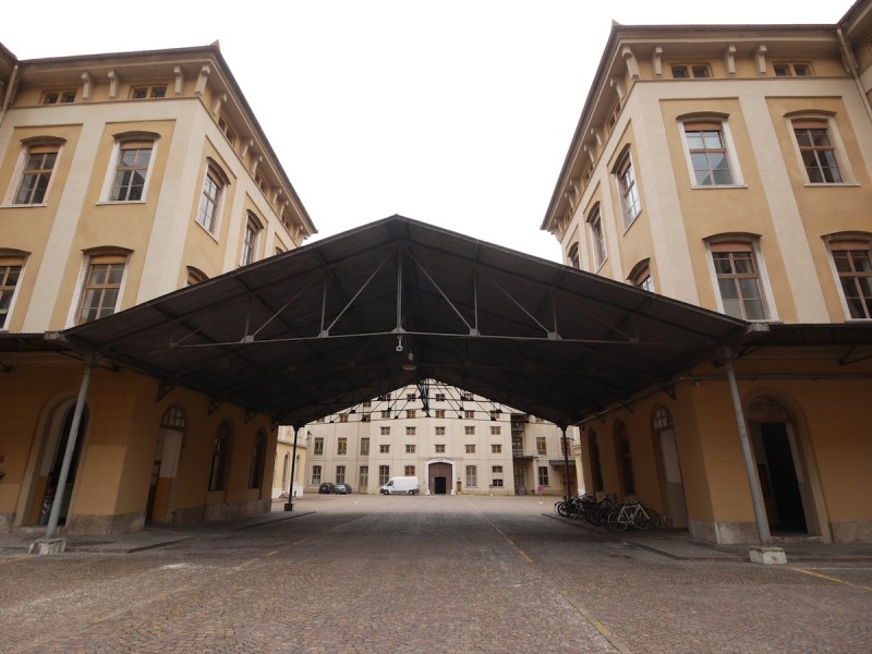 Manifattura tettoia